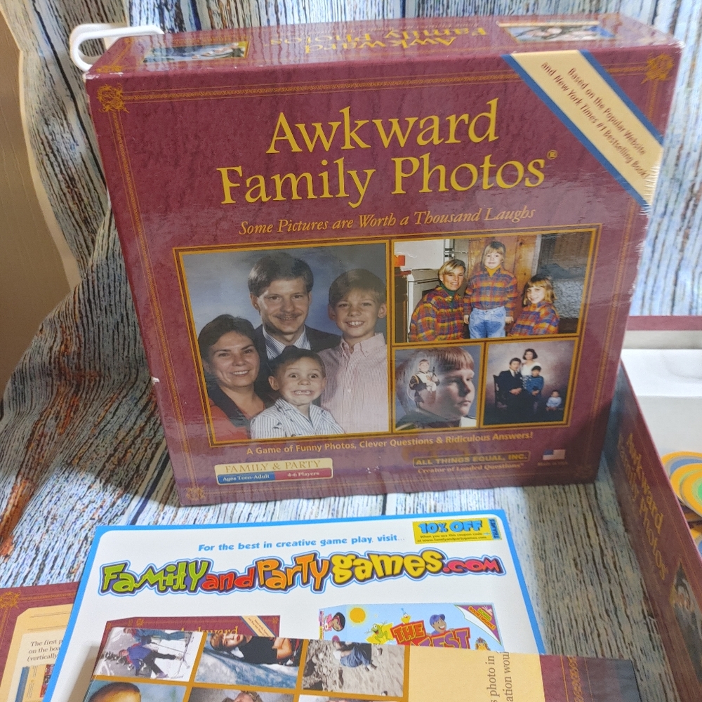 Akward Family Photos Board Game 4-6 Players